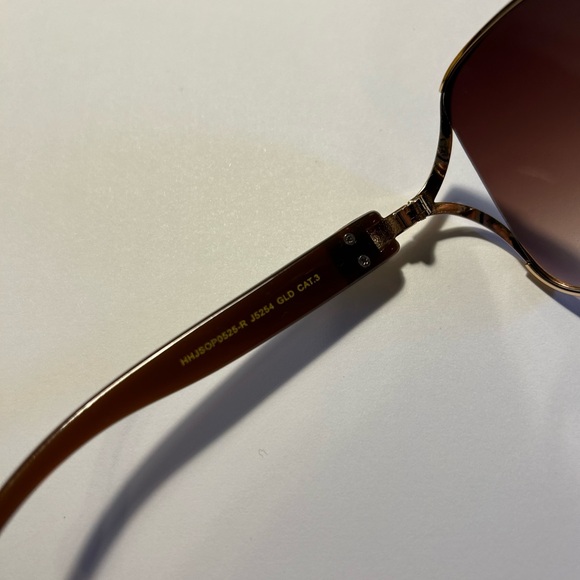 NWOT Jessica Simpson Vented Thin Oversized Sunglasses - Picture 5 of 6